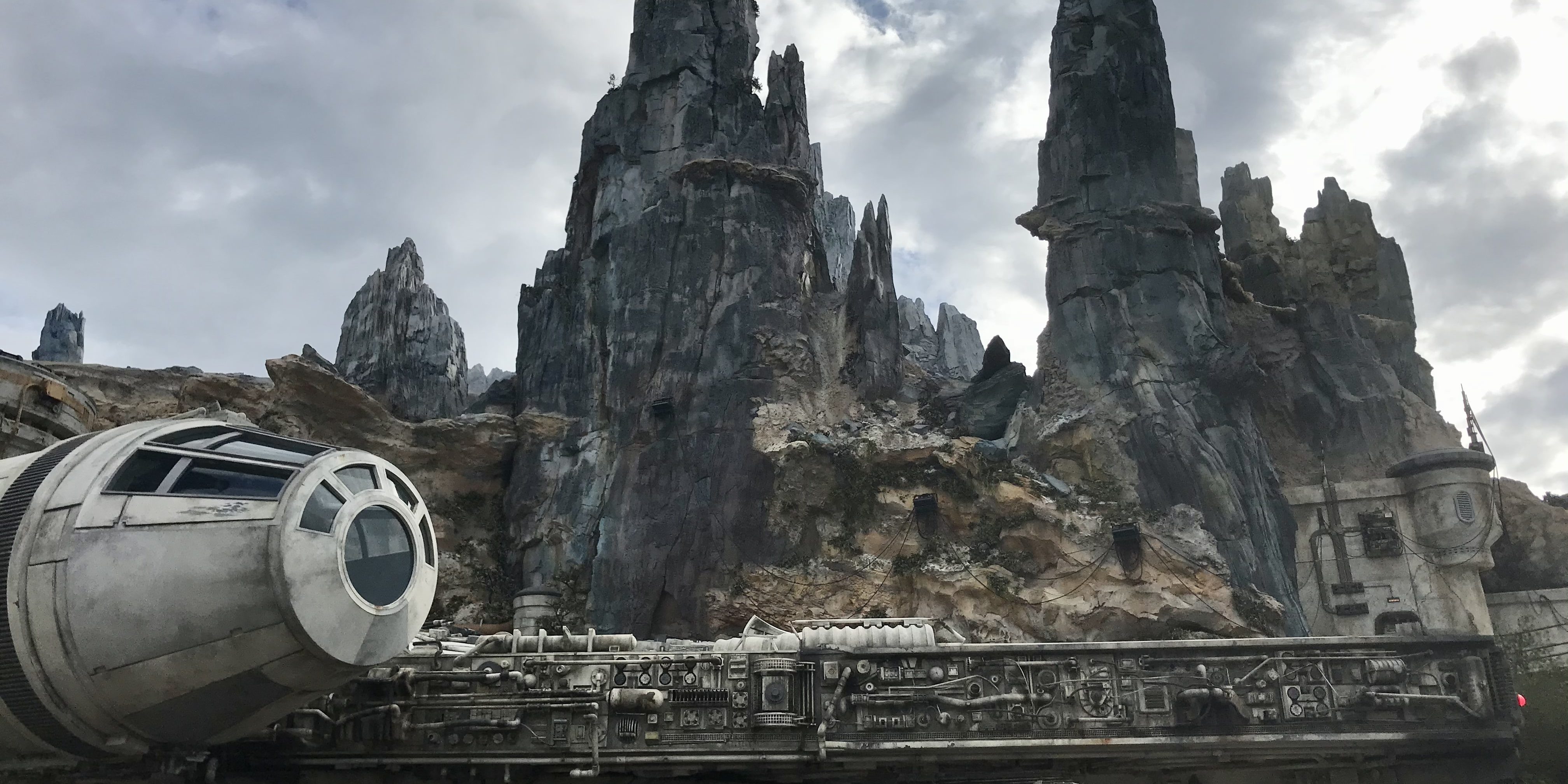 Millennium Falcon: Smuggler's Run - one of the must see attractions at Hollywood Studios at Walt Disney World #waltdisneyworld #disneyworld #disneyrides #disneyplanning #disneytrip #disneyvacation #travelagent