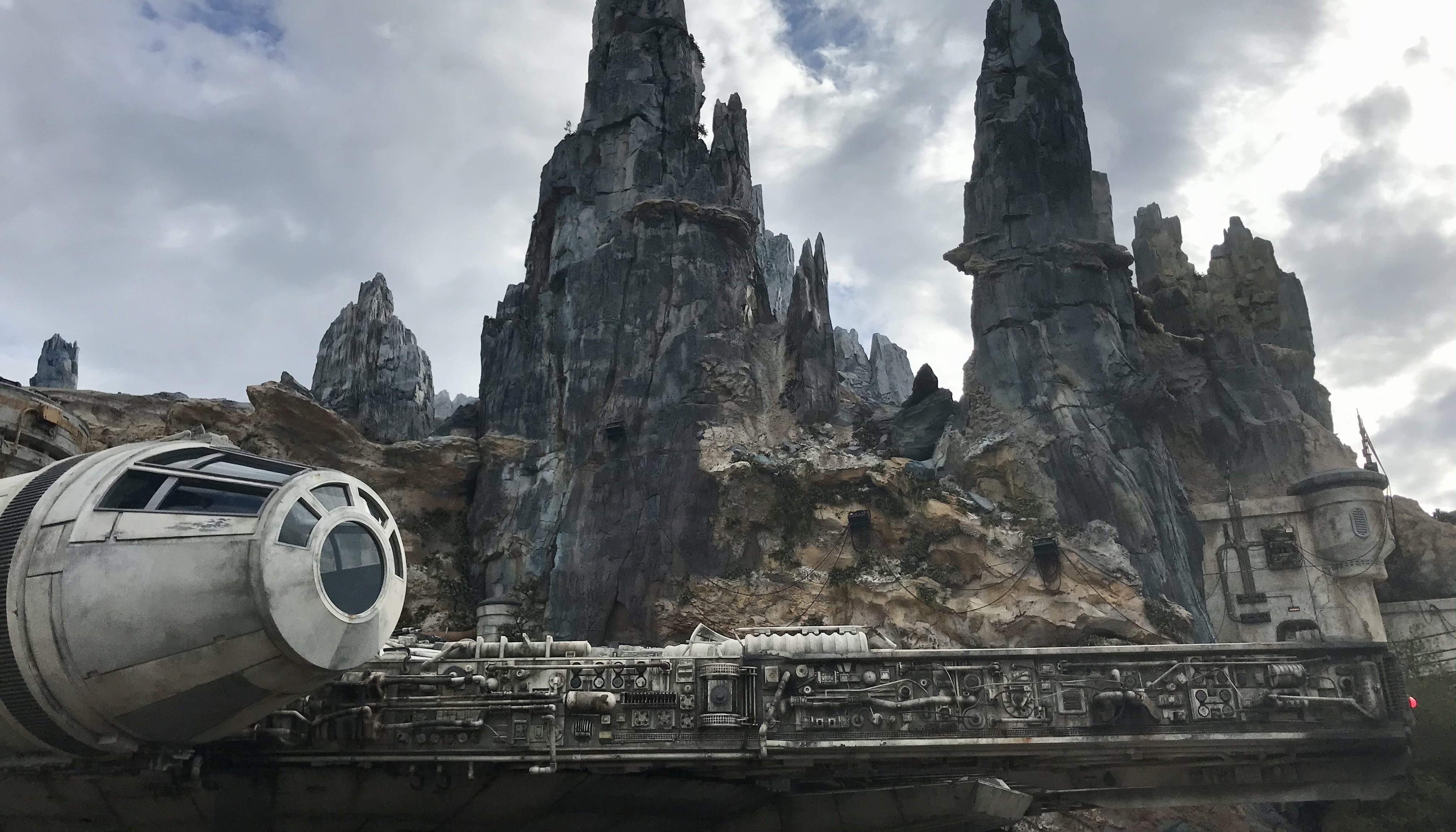 Millennium Falcon: Smuggler's Run - one of the must see attractions at Hollywood Studios at Walt Disney World #waltdisneyworld #disneyworld #disneyrides #disneyplanning #disneytrip #disneyvacation #travelagent