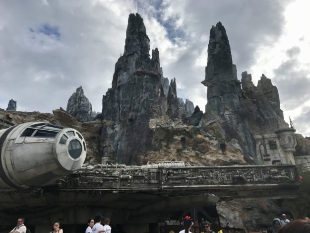 Smuggler’s Run Millennium Falcon: Smuggler's Run - one of the must see attractions at Hollywood Studios at Walt Disney World #waltdisneyworld #disneyworld #disneyrides #disneyplanning #disneytrip #disneyvacation #travelagent