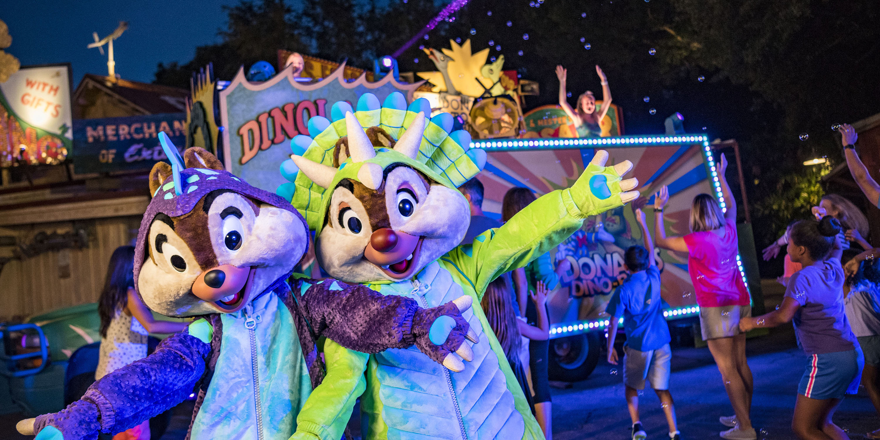 Fall 2018 Disney discounts have been released! Plan your Fall 2018 vacation now! #disneyworld #disneyplanning #disney2018 #disneyvacation