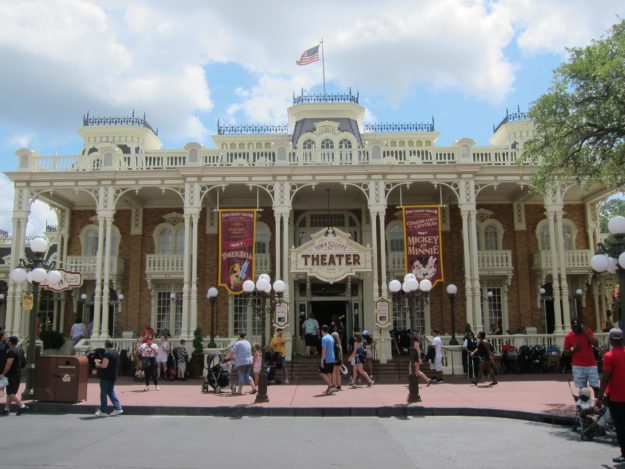 43 top tips for your next vacation to Disney World #disneyworld #disneytips #travelagent