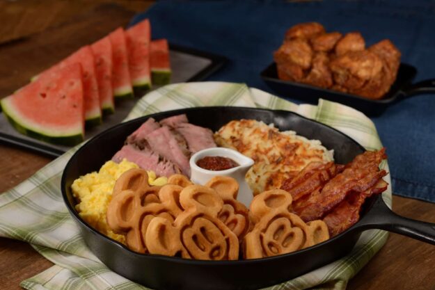 Garden Grill at Epcot now serves breakfast at Disney World! #wdw #disneyworld #gardengrill #disneydining #disneyfood #charactermeals #disneybreakfast